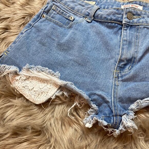 Hot Kiss High Rise Distressed Raw Frayed Hem Denim Shortie- Crochet Pockets - Picture 4 of 6